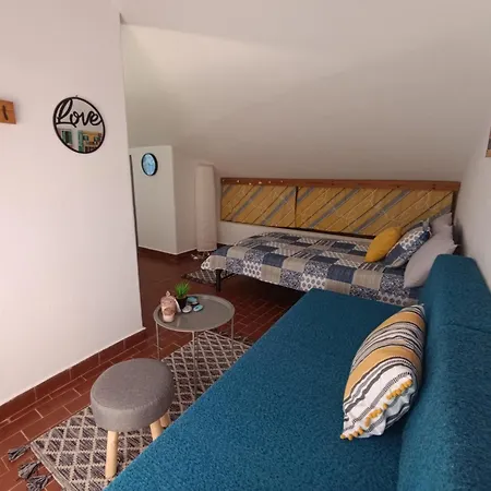 Sea & Stone House Karianí