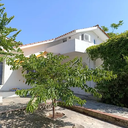 Sea & Stone House *